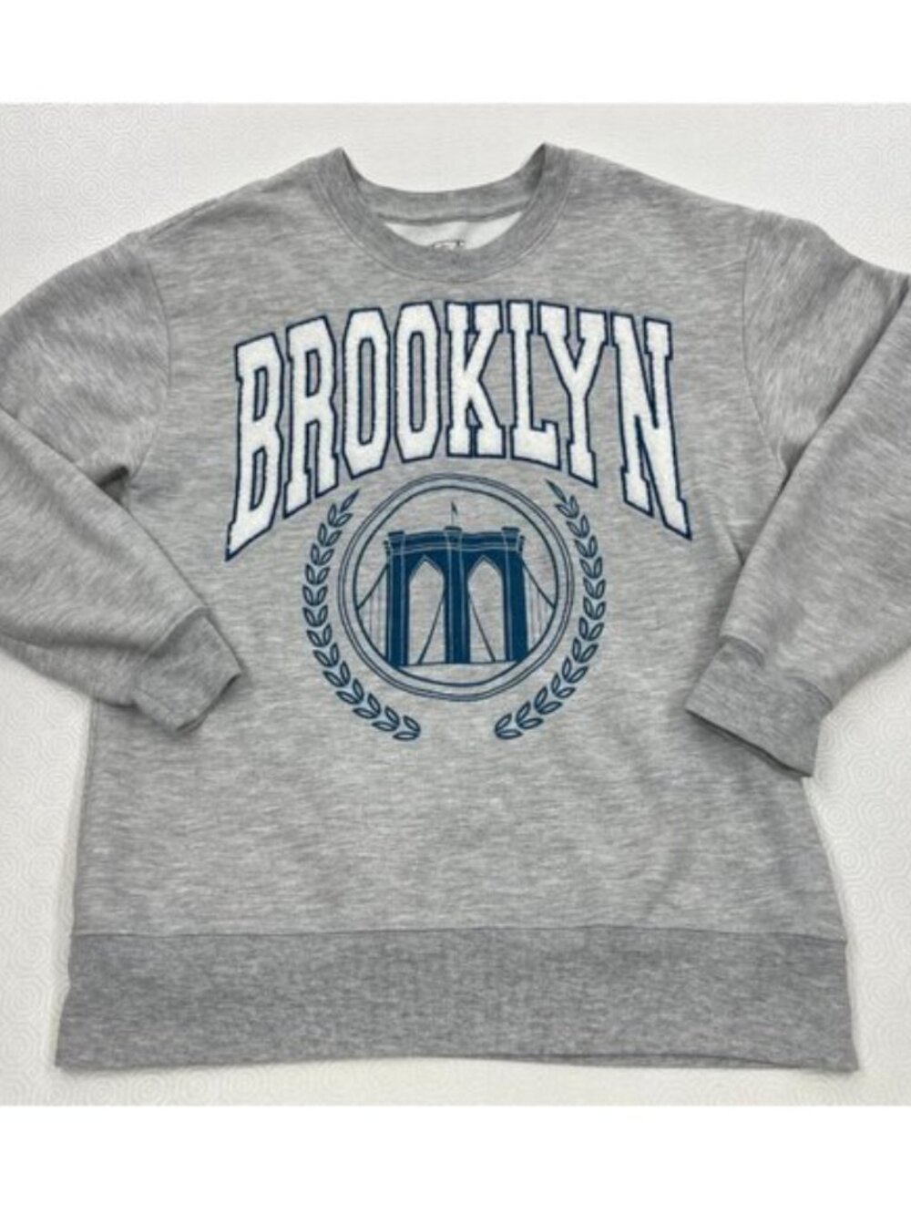 Brooklyn Bridge New York Sweatshirt Grey Varsity Crewneck Shirt Women’s M